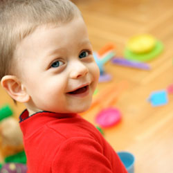 Image d'un enfant souriant | Image of a smiling child