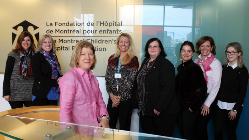 Venez saluer les sept membres de la Fondation de l’Hôpital de Montréal pour enfants qui ont déménagé à l’HME (g. à d.) : Josée Della Rocca, directrice, partenariats, Valerie Frost, directrice, relations avec les donateurs et intendance, Suzanne Korf, directrice, développement, Josie Pizzuco, conseillère, dons commémoratifs, Rayna Goldman, conseillère, dons majeurs, Josée Garneau, coordonnatrice, Cercle des leaders, Angelika Maselli, coordonnatrice, dons commémoratifs.