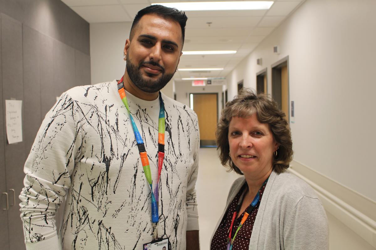 Susan McIlvinney and Atif Abbas are part of the Children’s Nursing Resource Managers team. At the end of every shift, the managers do a handover where they review the key issues of that day.